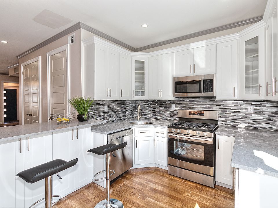 1st image of 9421 32nd Ave #2