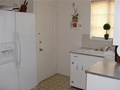 5th image of 1555 Canfield Ave