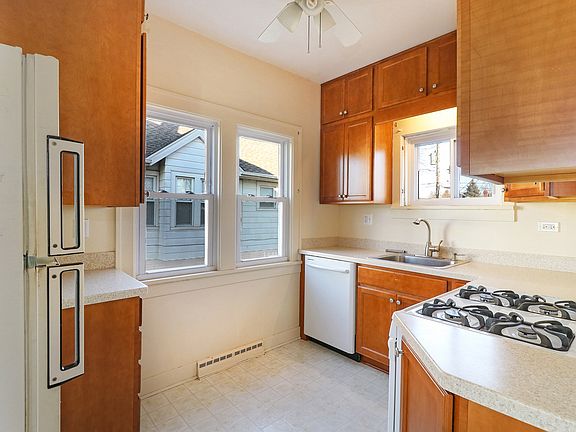 5th image of 1023 Chestnut St