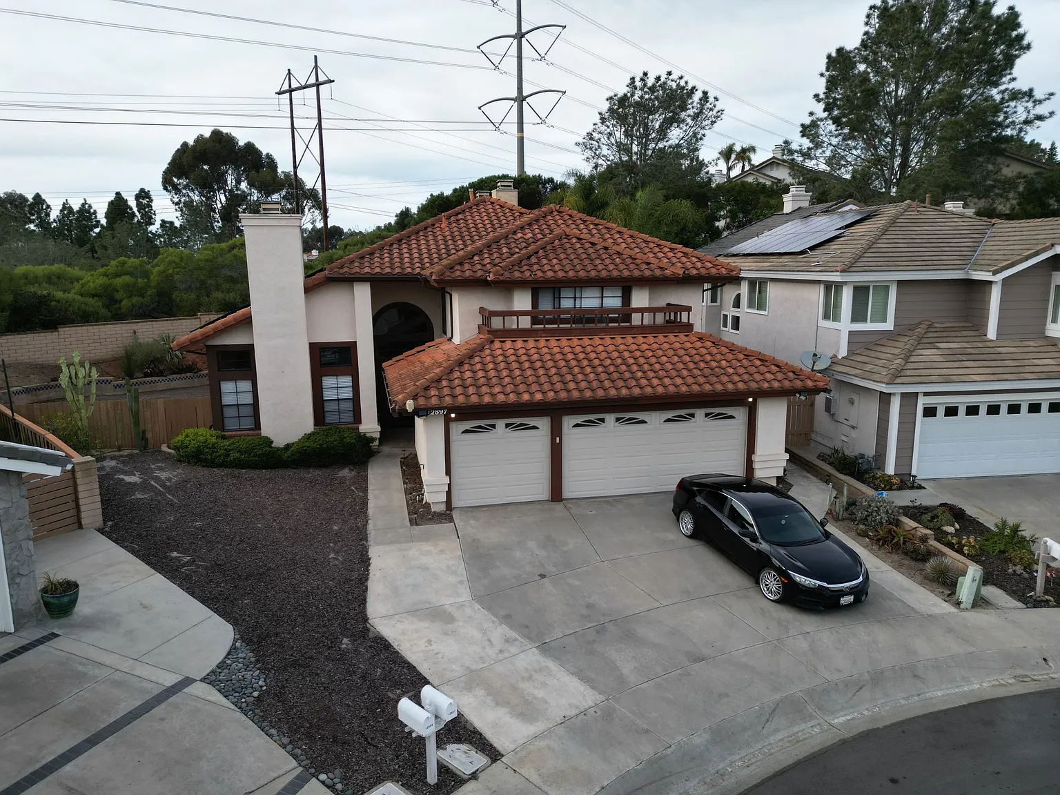 4 bed, 3.5 bath, 3071 sqft, $1,300 — Photo 1