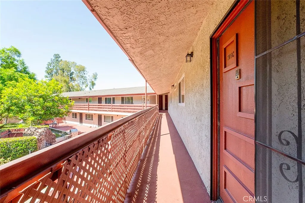 2 bed, 914 sqft, $2,800 — Photo 1