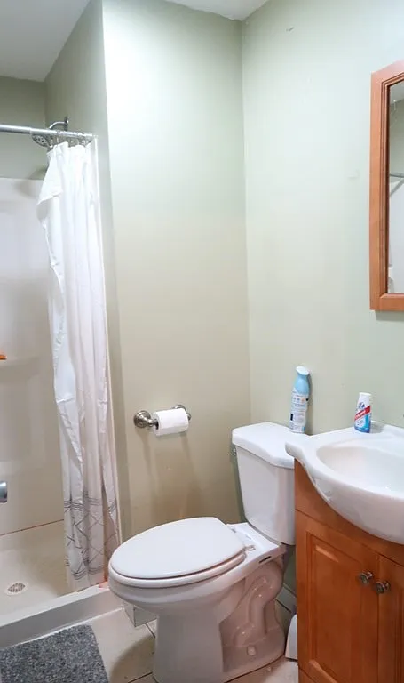 4 bed, $3,900 — Photo 1