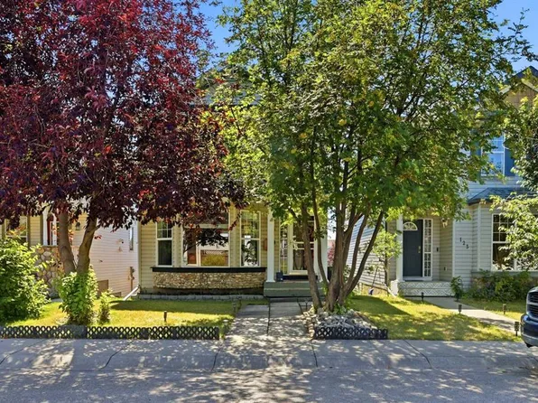 119 N Bridlewood Cmn SW, Calgary, AB T2Y 3R8