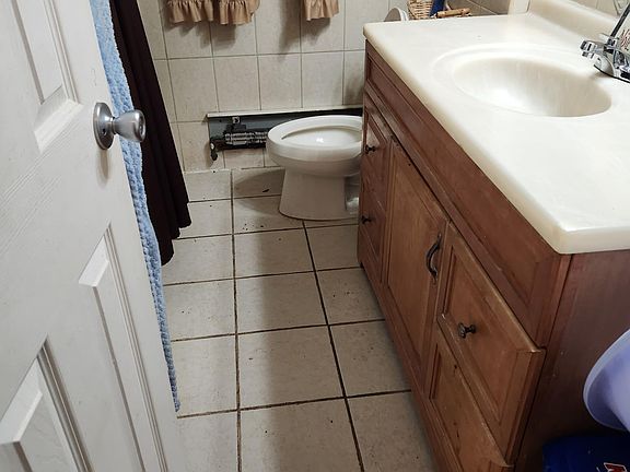 3rd image of 140 Elzey Ave