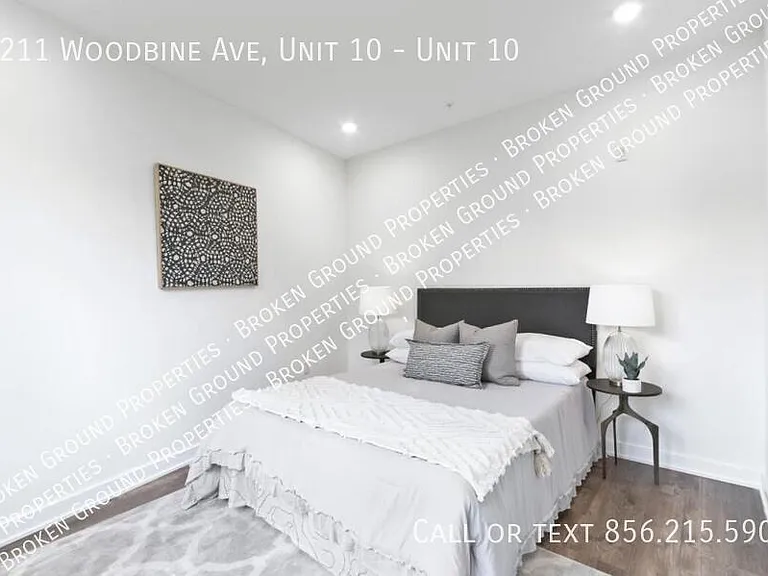 6211 Woodbine Ave #10 — Photo 3