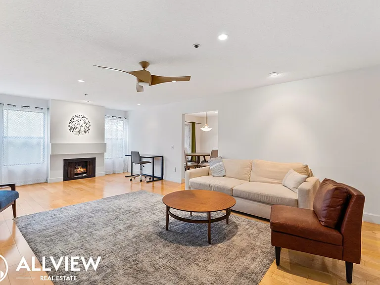 280 Cagney Ln #220 — Photo 3