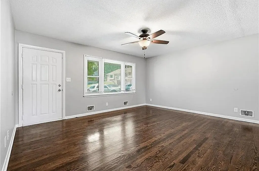 4 bed, 2.0 bath, 1733 sqft, $1,700 — Photo 4