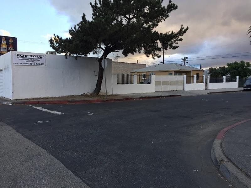 2nd image of 16110 Cantlay St. Van Nuys Ca #91406