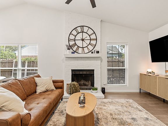 3rd image of 834 Versailles St