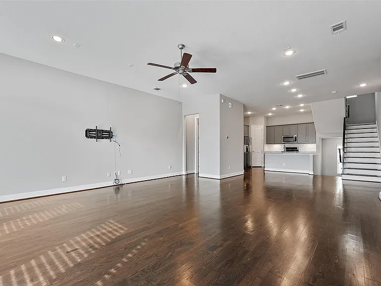 1221 W 19th St #B — Photo 14