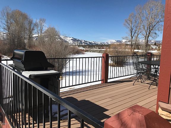 5th image of 132 Edgewater Cir
