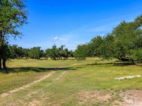 5 Kopper Kettle Ln, Fredericksburg, TX 78624