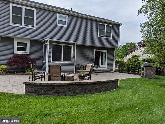 3rd image of 9 Stamford Dr