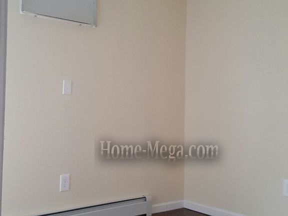 4th image of 119-04 Long St