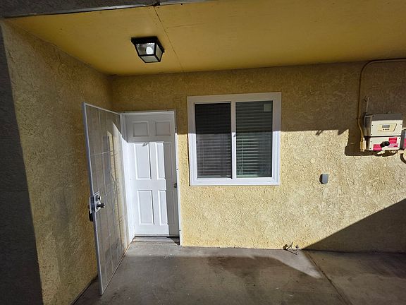 2nd image of 524 W Greenwood Ave #4