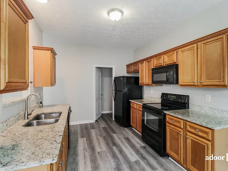 1133 McConaughy Ct — Photo 3