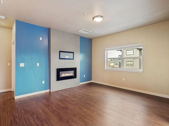 5th image of 13915 SW Meridian St Unit 307
