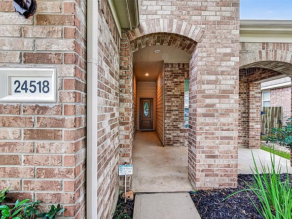 4th image of 24518 Carlton Springs Ln