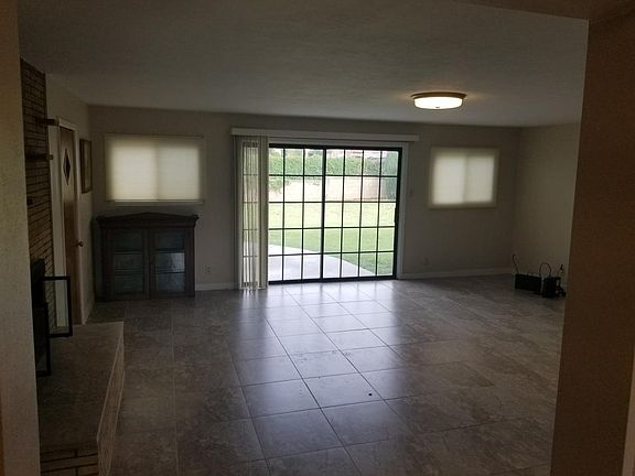 Living room 2