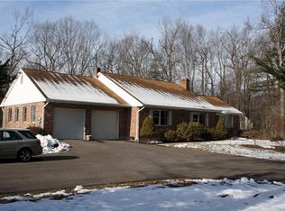 4 Webster Rd, Ellington, CT 06029