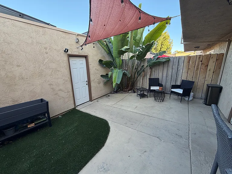 10561 Kerrigan Ct — Photo 9