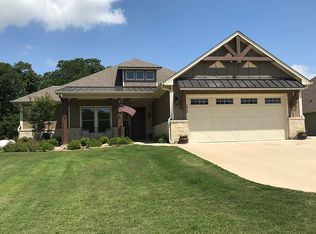 224 Colt Dr, Lake Kiowa, TX 76240