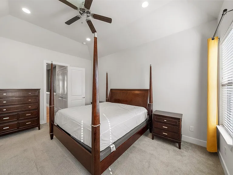 2616 Riverside Dr #M — Photo 21