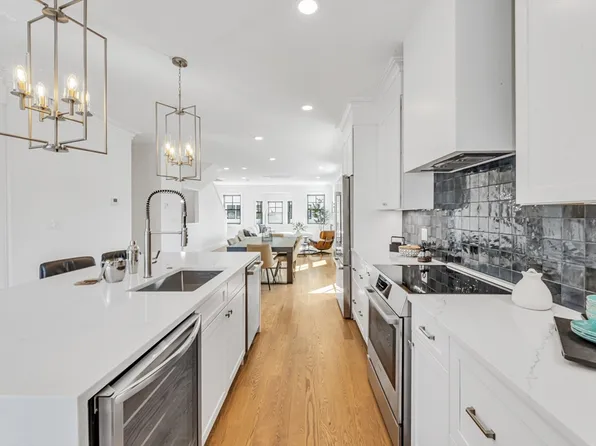 345 Baker St #C, West Roxbury, MA 02132