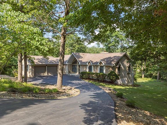 3rd image of 9920 Tara Ln