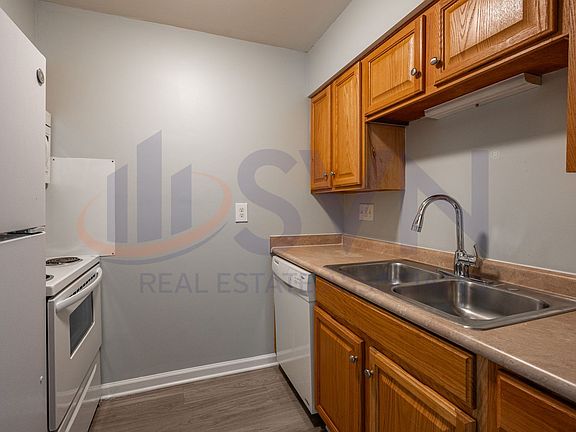 4th image of 1806 Chapel Hill Rd #1806