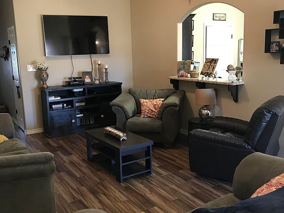 3rd image of 1604 Kelly Ln