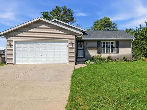 2nd image of 301 Ridgeview Dr