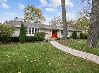 1210 Sherwood Rd, Highland Park, IL 60035