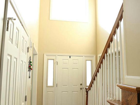 5th image of 437 Lea Dr