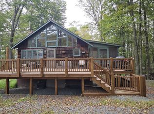 111 Hillside Ter, Pocono Lake, PA 18347