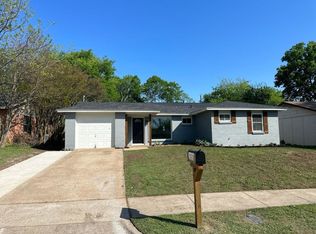 2805 Roberts Cir, Arlington, TX 76010