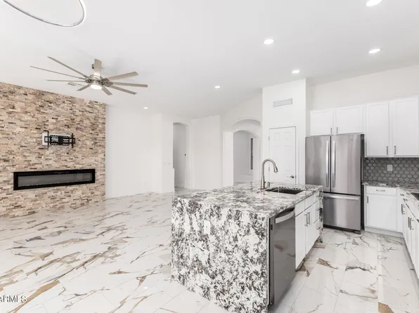 11530 S MORNINGSIDE Drive, Goodyear, AZ 85338