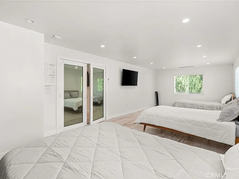 4630 Cedros Ave — Photo 37