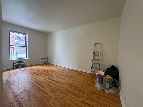 3rd image of 1240 Lexington Ave APT 33