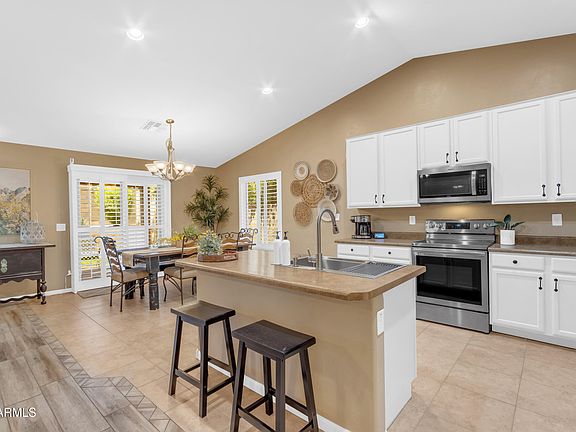 3rd image of 1274 W CASTLE Drive