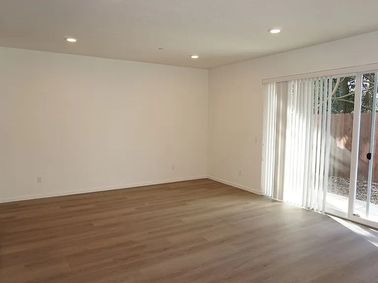 11420 NE 127th Ct — Photo 7