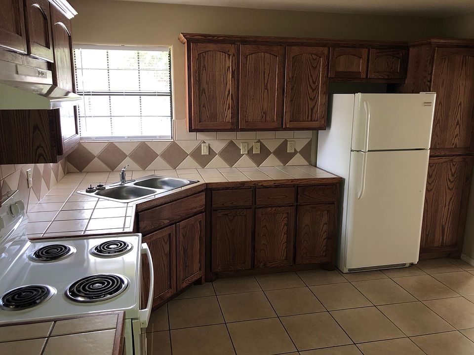 2nd image of 1505 Nassau St