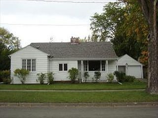 1st image of 216 11th Ave S