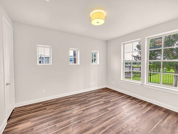 5th image of 9644 Knight Rd