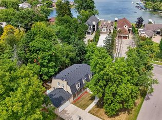 2499 Horseshoe Dr, West Bloomfield, MI 48322