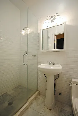 Rented by Bold New York | media 24