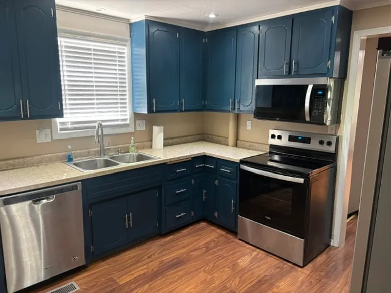 3 bed, 2.0 bath, 1304 sqft, $1,895 — Photo 2