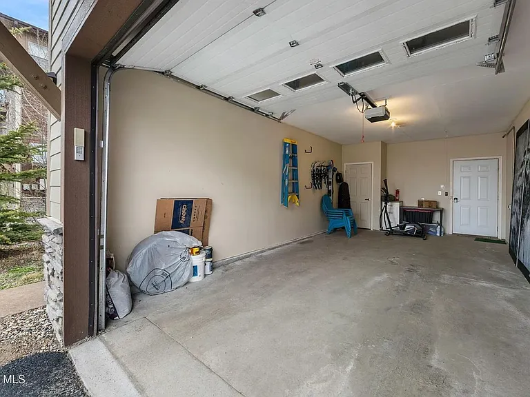 175 Spinner Ct #5 — Photo 21