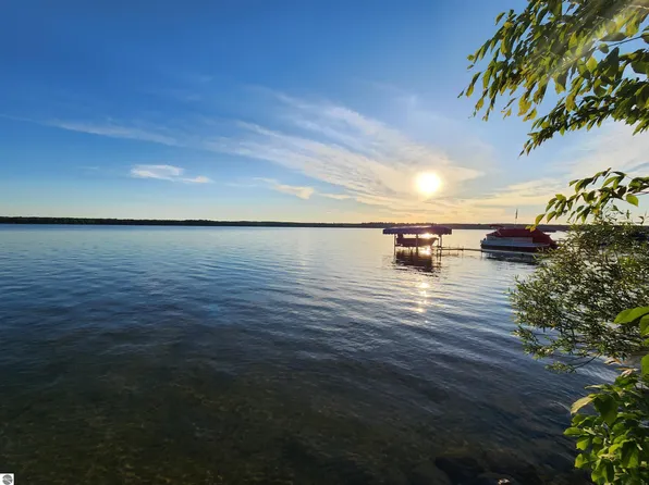 4461 Sands Park Rd, Kalkaska, MI 49646