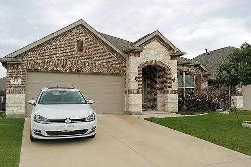 822 Black Hawk Dr Photo 1